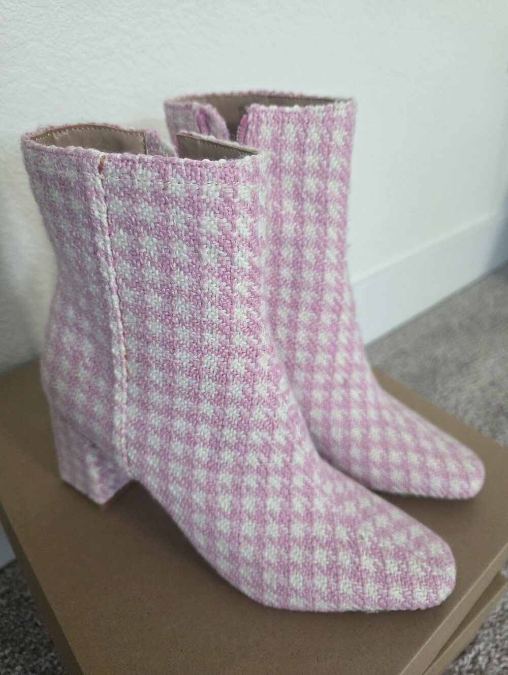 Steve Madden Women's Pink/White Houndstooth Tweed Ankle Boots (US 7.5)